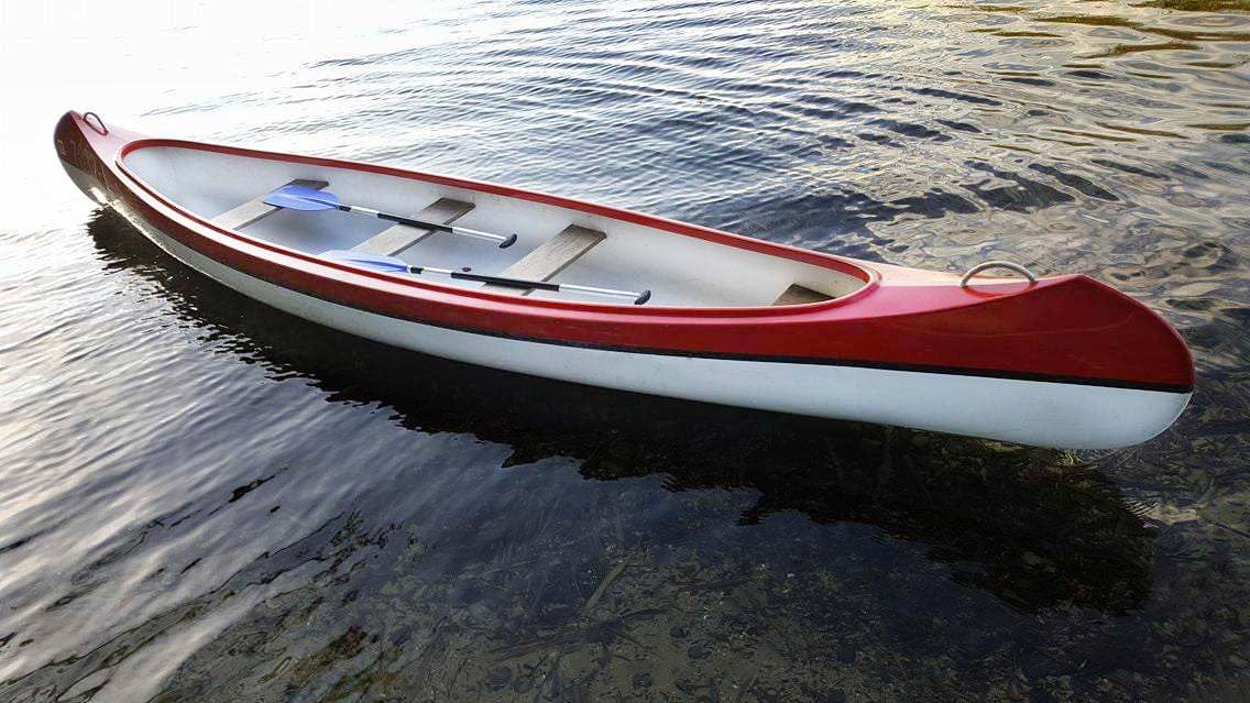 trivietė plastikinė kanoja